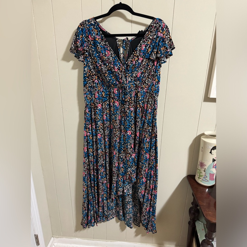 Torrid 2 2x 18/20 walk through shorts high low black pink blue floral dress fall